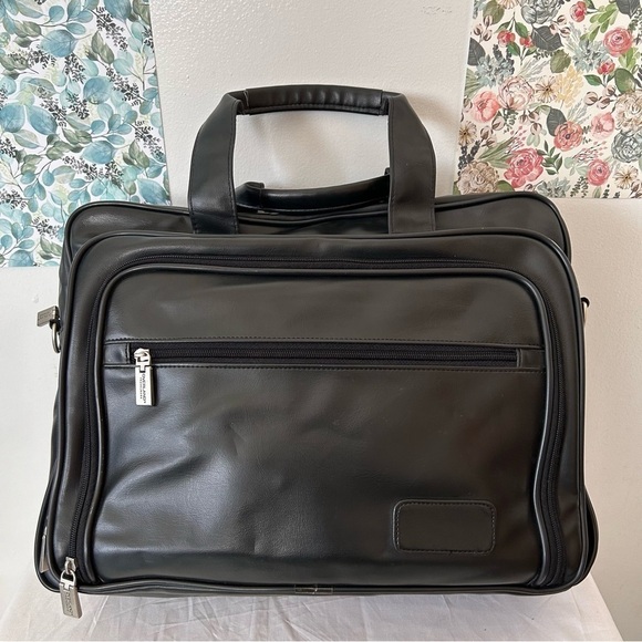 overland travelware Other - Overland Travelware Black Leather Expandable Executive Laptop Attache